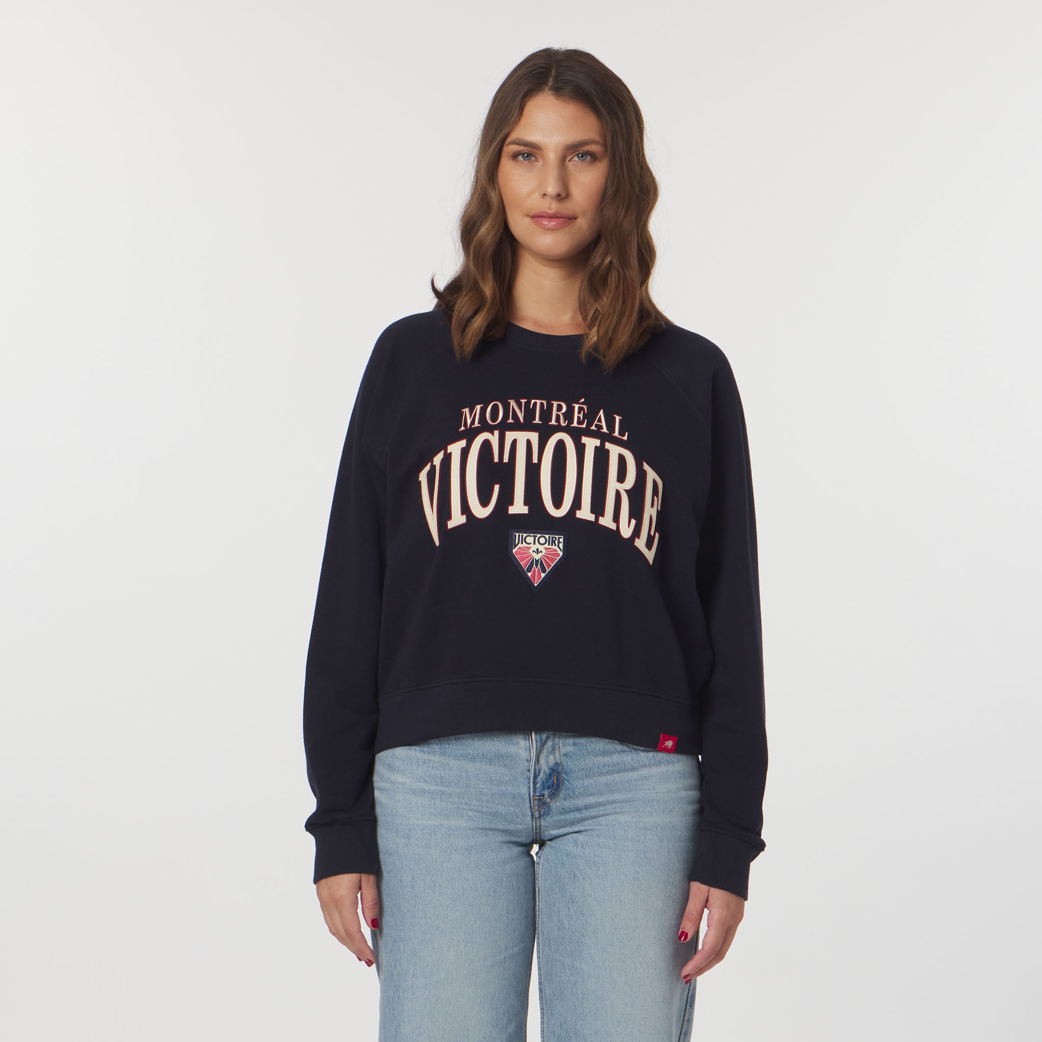 Women's Montreal Victoire Sportiqe Suede Logo Ashlyn Crew - Crewneck in Navy