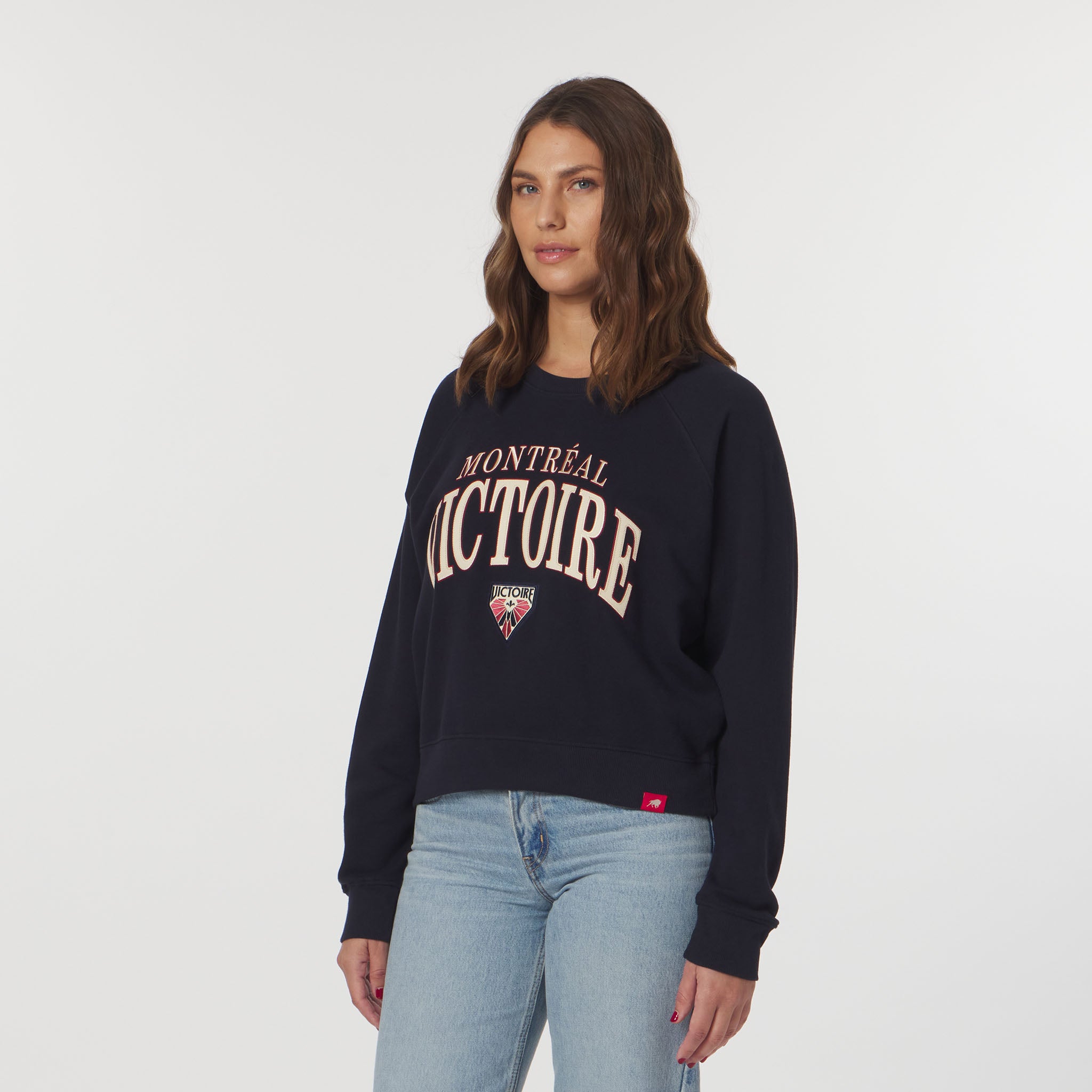 Women's Montreal Victoire Sportiqe Suede Logo Ashlyn Crew - Crewneck in Navy