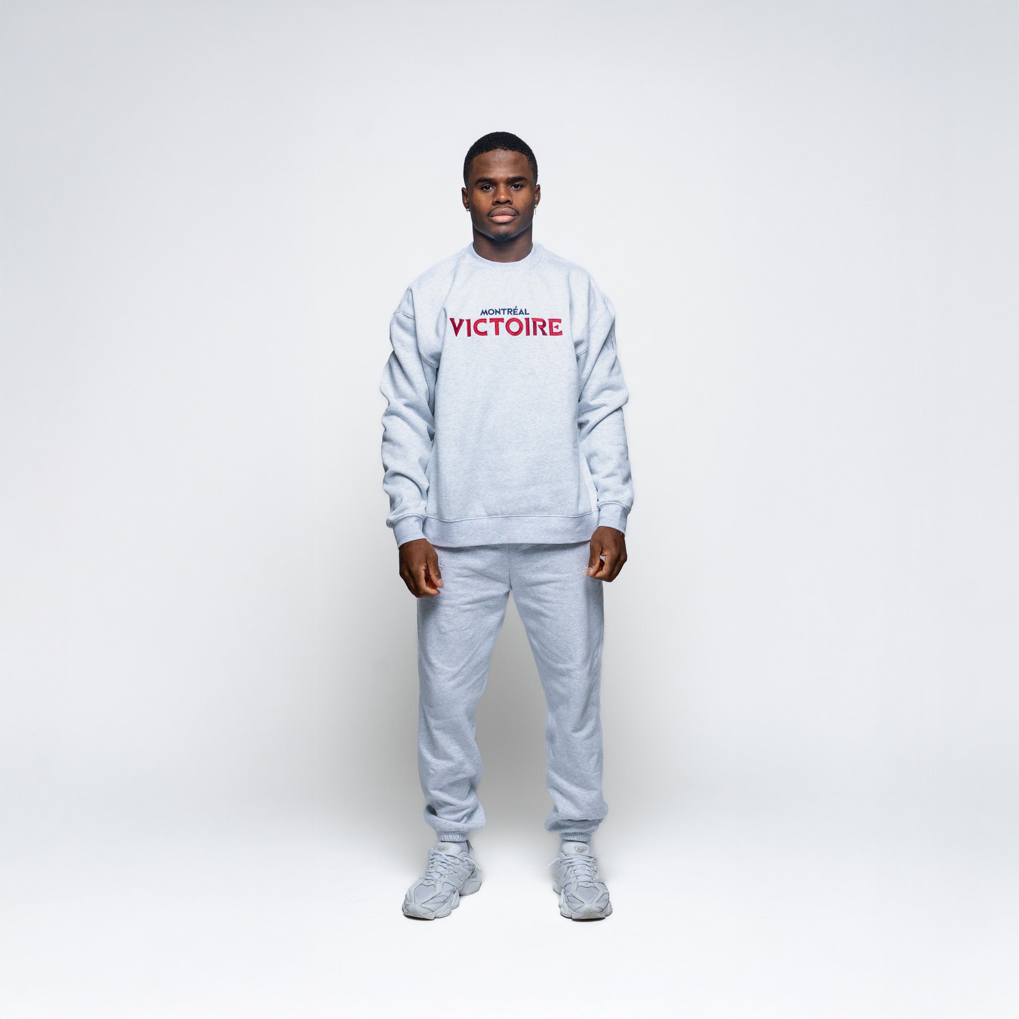 Adult Montreal Victoire Royalty Relaxed Crew - Crewneck in XS